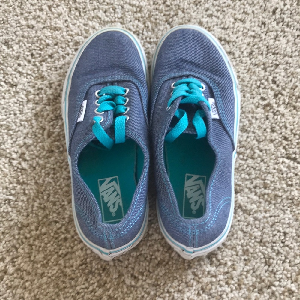 Very cute girls vans!